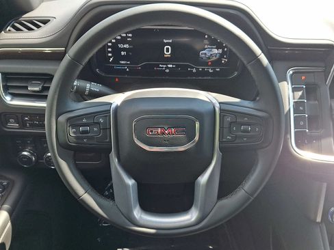 Used 2023 GMC Yukon SLE w/ Gmc Pro Safety Plus Package AWD/4WD image 22