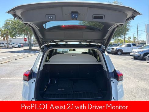 Certified 2025 Nissan Rogue SL w/ Tech Package image 24