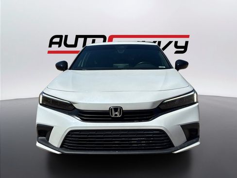 Used 2022 Honda Civic Sport image 2