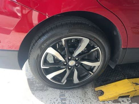 Used 2023 Chevrolet Equinox Premier image 7