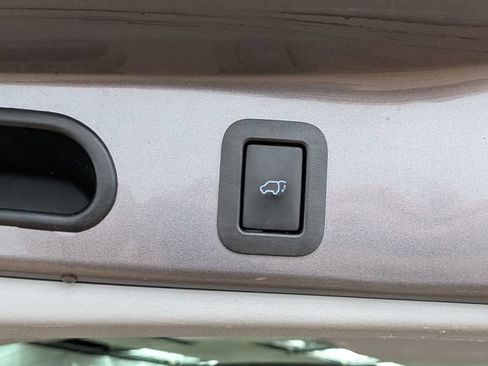 Used 2016 Toyota Highlander XLE AWD/4WD image 24