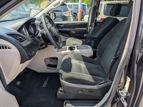 Used 2015 Dodge Grand Caravan SXT FWD image 15