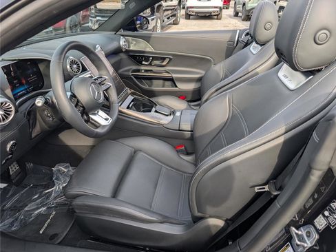 Used 2025 Mercedes-Benz SL 55 AMG 4MATIC image 17