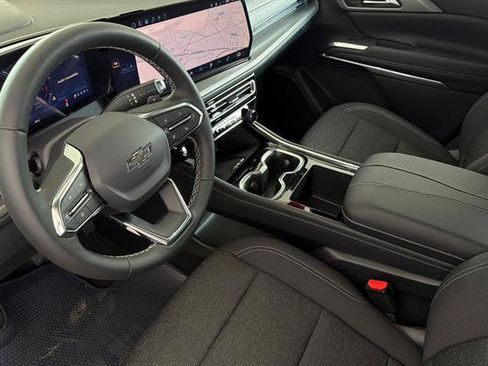 New 2026 Chevrolet Traverse LT w/ Midnight/Sport Edition FWD image 10