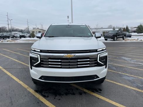 New 2025 Chevrolet Suburban Premier image 8