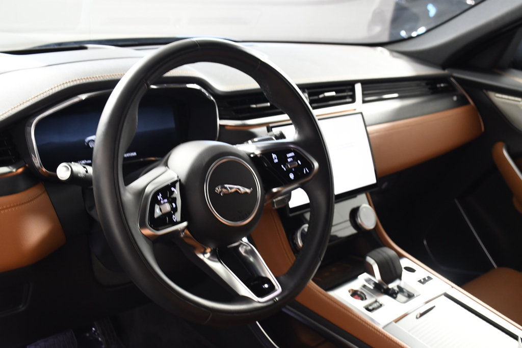 Used 2026 Jaguar F-PACE R-Dynamic S AWD/4WD image 13