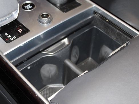 Used 2023 Land Rover Range Rover SE image 36