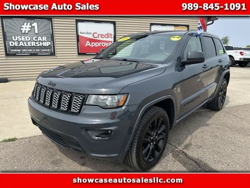 Used 2018 Jeep Grand Cherokee Altitude AWD/4WD image 1