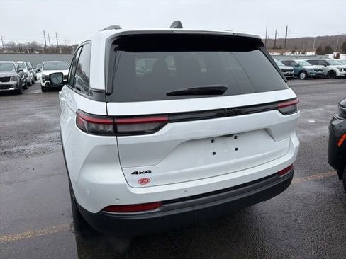 New 2026 Jeep Grand Cherokee Limited w/ Limited Altitude Package AWD/4WD image 5