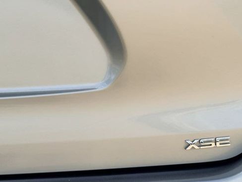 Used 2024 Toyota Highlander XSE FWD image 10