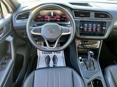 Used 2023 Volkswagen Tiguan SE R-Line image 15