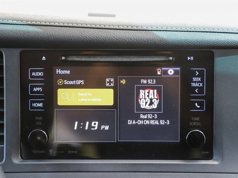 Used 2017 Toyota Sienna SE FWD image 19
