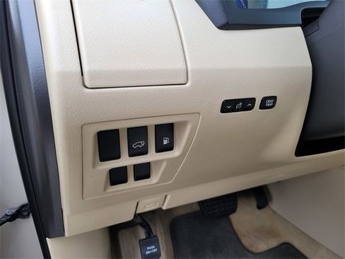 Used 2013 Lexus RX 450h AWD image 18