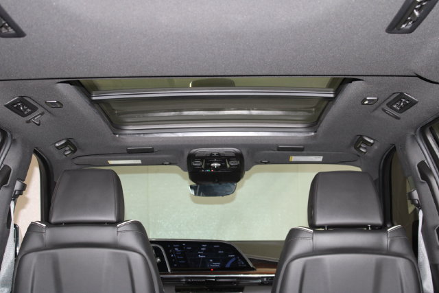 Used 2023 Cadillac Escalade Premium Luxury w/ Performance Package AWD/4WD image 39