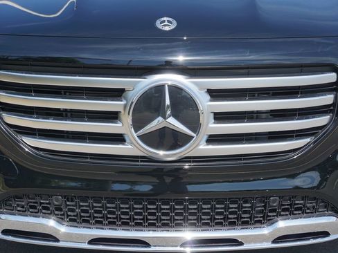 New 2025 Mercedes-Benz GLB 250 4MATIC image 9