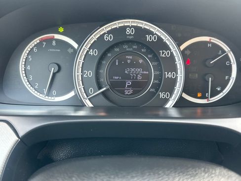 Used 2015 Honda Accord LX image 29