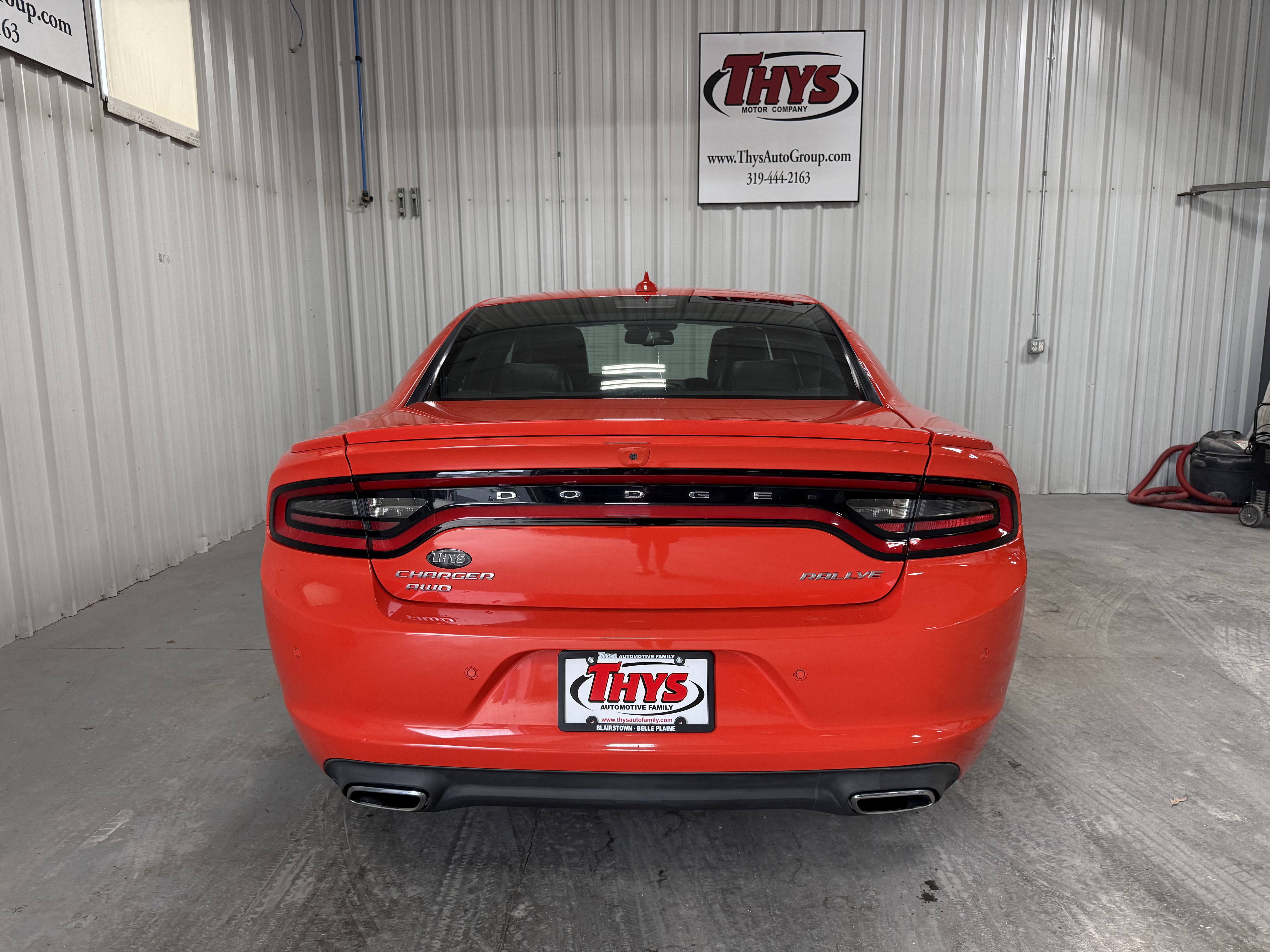 Used 2017 Dodge Charger SXT w/ AWD Plus Group image 4