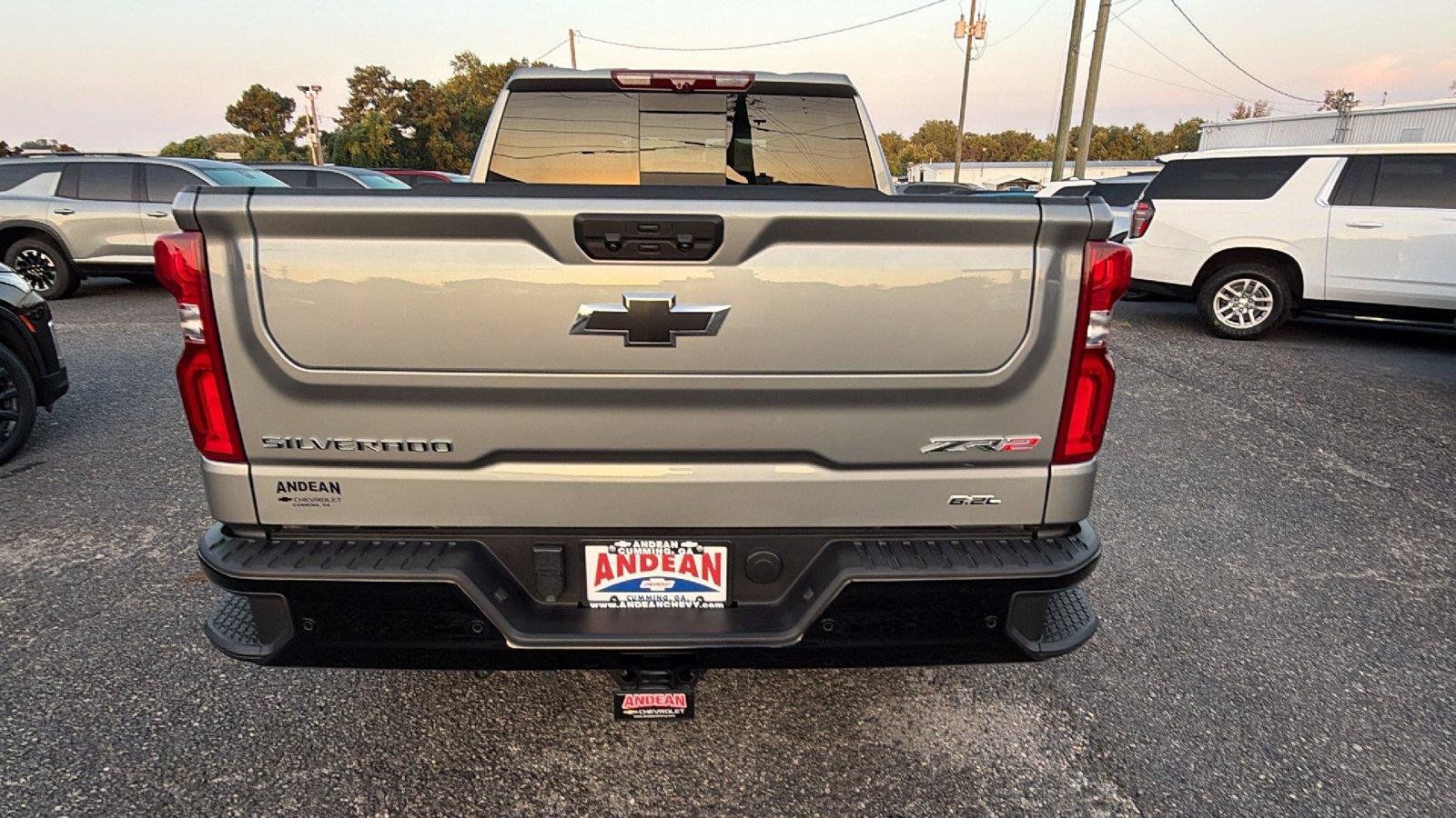 Used 2024 Chevrolet Silverado 1500 ZR2 w/ Technology Package AWD/4WD image 10