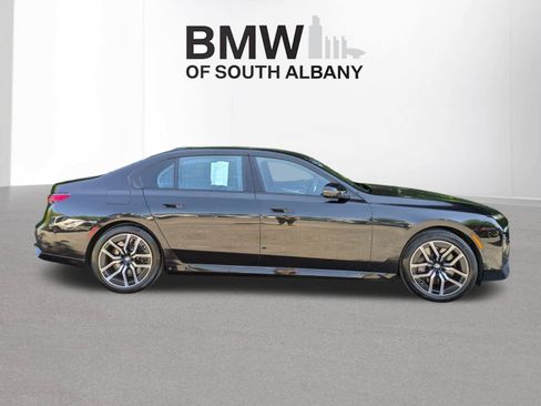 Used 2024 BMW 760i xDrive w/ Executive Package AWD/4WD image 2
