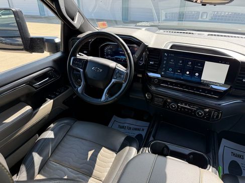 Used 2024 Chevrolet Silverado 2500 ZR2 w/ Technology Package image 26