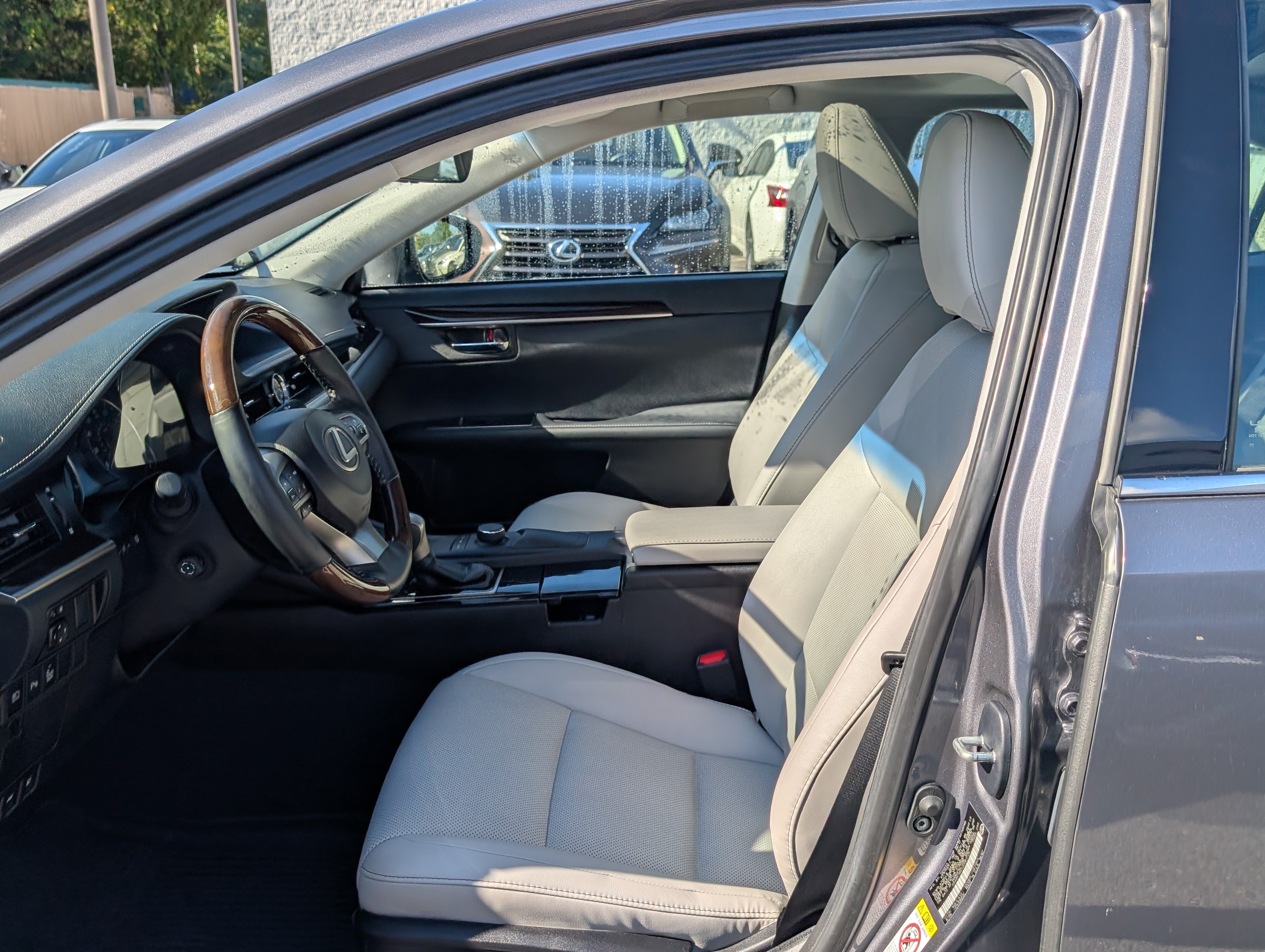 Used 2018 Lexus ES 350 w/ Premier Package FWD image 12