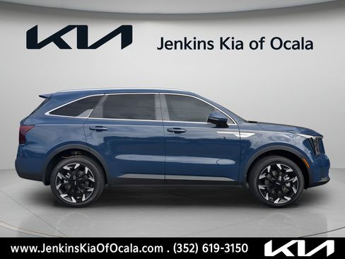 New 2026 Kia Sorento EX AWD/4WD image 2
