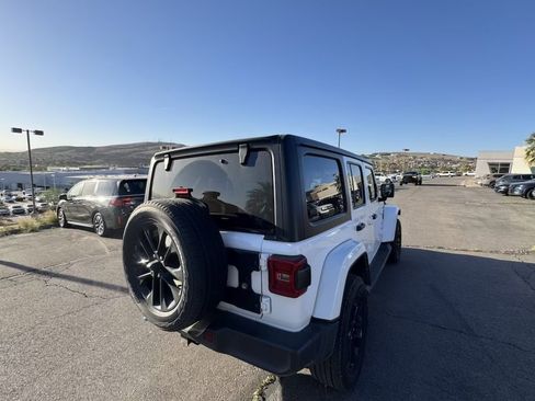 Used 2022 Jeep Wrangler Unlimited Sahara image 5