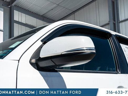 Used 2018 Toyota Tacoma TRD Sport AWD/4WD image 25