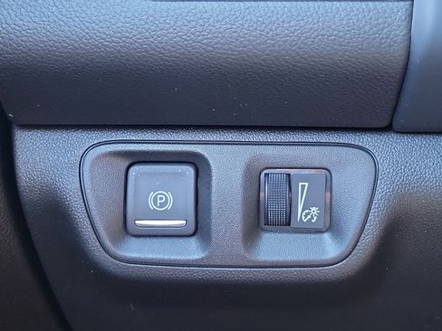 Used 2023 GMC Acadia SLT image 27