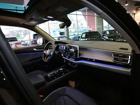 Used 2024 Volkswagen Atlas Peak Edition SE image 26