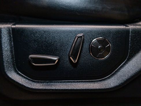 Used 2021 Ford F250 Platinum w/ FX4 Off-Road Package image 20