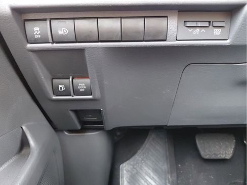 Used 2024 Toyota Sienna LE image 22