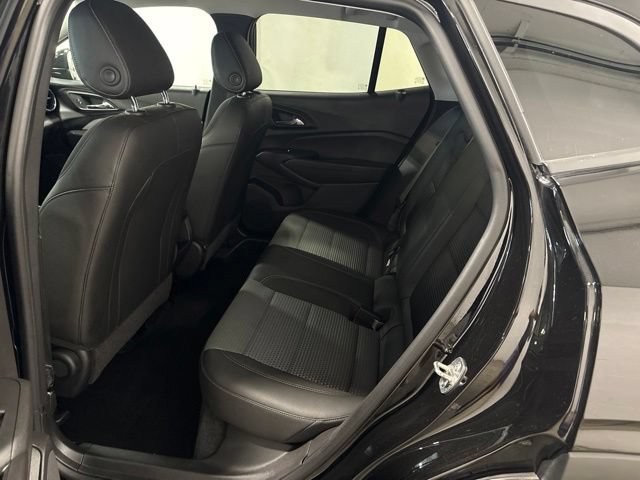 Used 2025 Chevrolet Trax LT FWD image 26