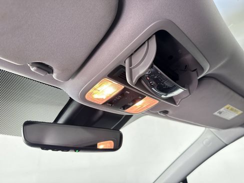 Used 2018 Honda Odyssey Touring image 10
