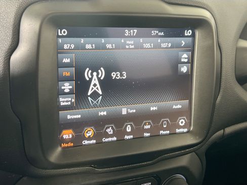Used 2022 Jeep Renegade Latitude w/ Convenience Group AWD/4WD image 15