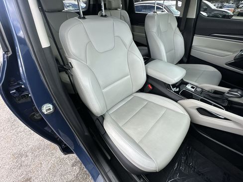 Certified 2024 Kia Telluride S w/ S Sunroof Package image 27