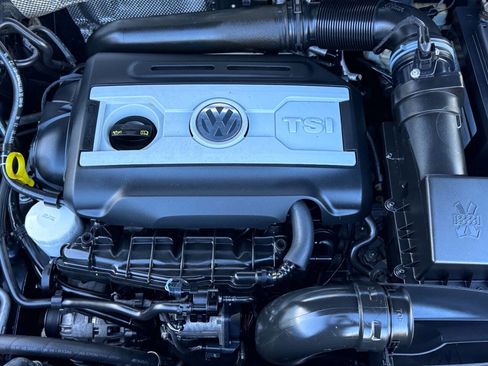Used 2017 Volkswagen Tiguan Wolfsburg Edition image 19
