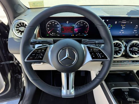 New 2026 Mercedes-Benz GLB 250 image 19