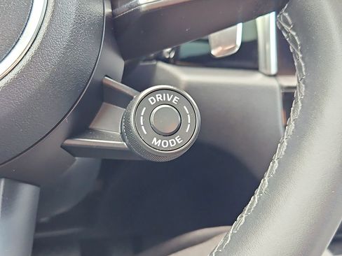 Certified 2026 Porsche Macan AWD/4WD image 19