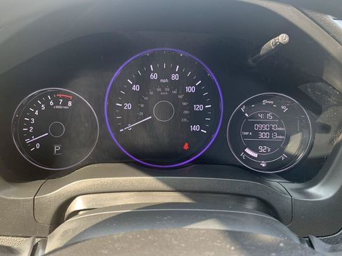 Used 2018 Honda HR-V EX image 10