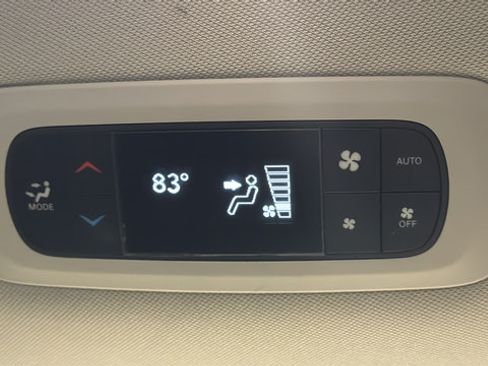 Used 2022 Chrysler Pacifica Touring-L FWD image 34