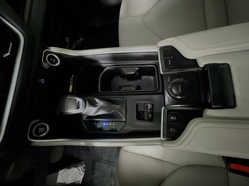 Used 2024 Toyota Grand Highlander FWD image 22