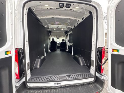 New 2026 Ford Transit 250 148 Medium Roof w/ Load Area Protection Package image 34