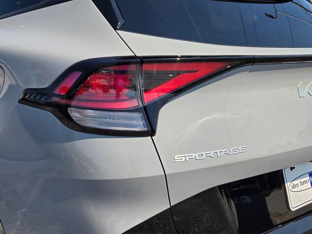 Used 2025 Kia Sportage SX FWD image 7