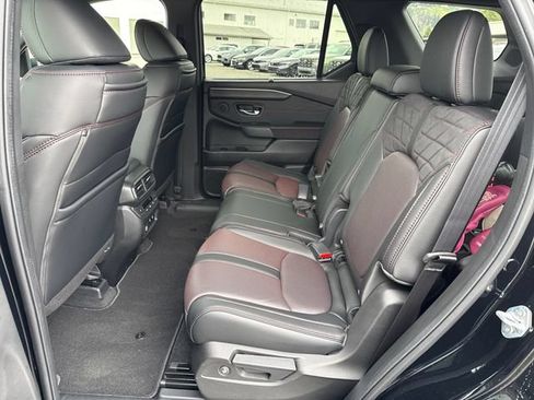 Used 2026 Honda Pilot Black Edition image 18
