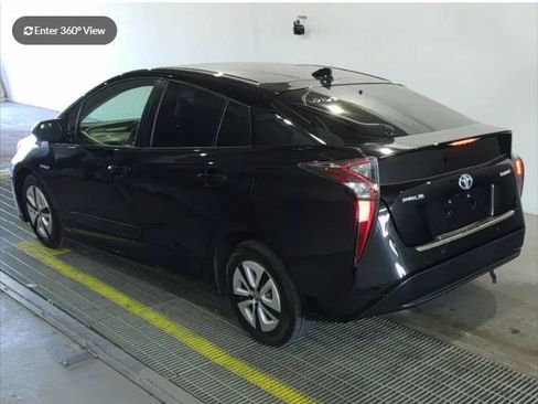 Used 2017 Toyota Prius Two w/ Prius Two Safety Plus Package FWD image 2