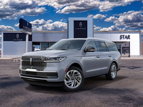 New 2027 Lincoln Navigator Reserve AWD/4WD image 2