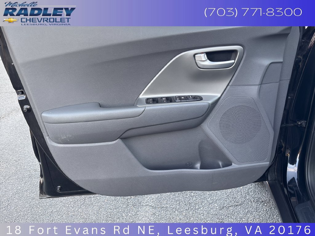 Used 2017 Kia Niro LX FWD image 12