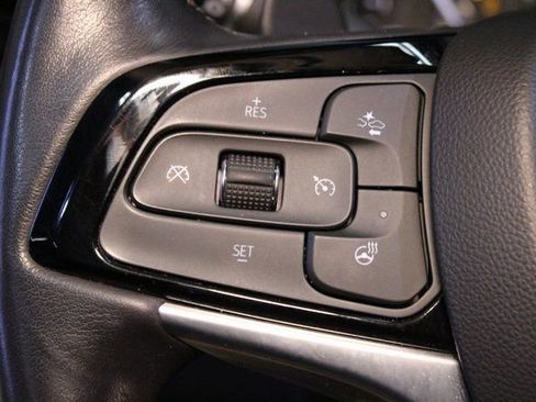 Used 2022 Buick Enclave Essence image 23