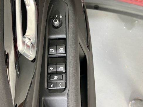 Used 2022 Jeep Compass Trailhawk w/ Trailhawk Convenience Group AWD/4WD image 17